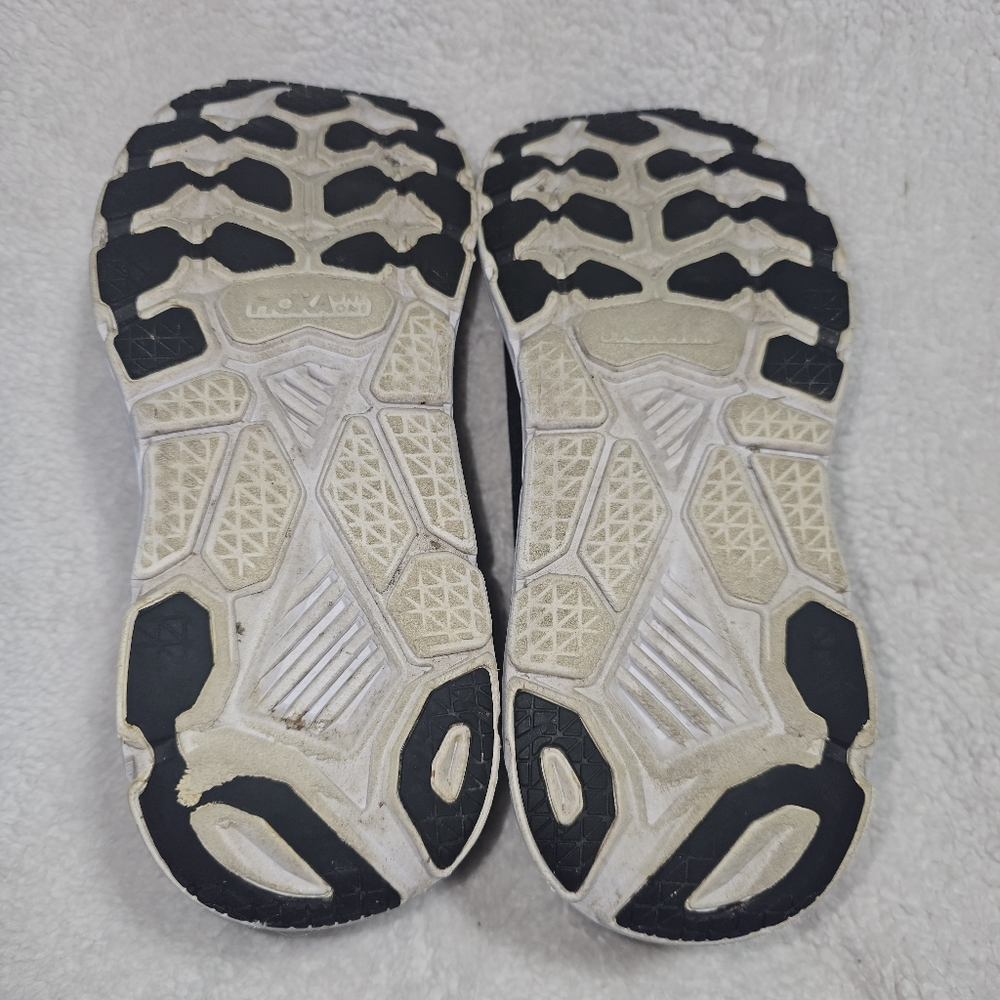 Hoka One One Women Size 8 Black Running Shoes 1110509. - Picture 9 of 10